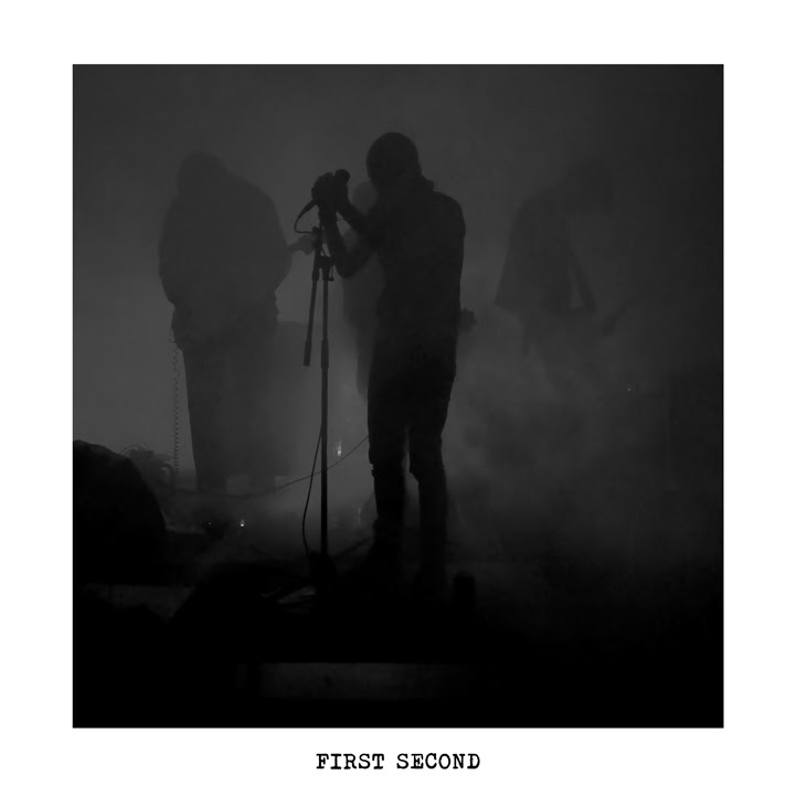 Moth - First Second LP (fotografia na wkładce płyty)