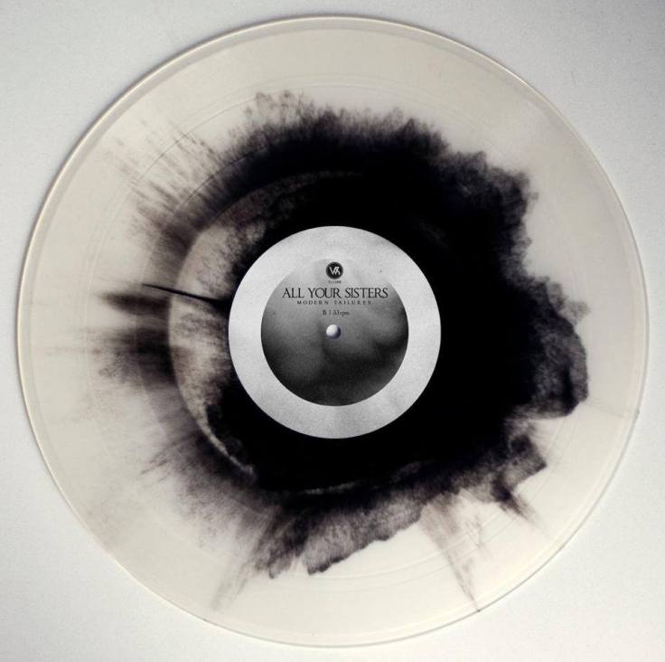 All Your Sisters - Modern Failures: na uwagę zasługuje także forma graficzna płyty winylowej.