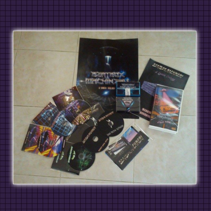 Beatbox Machinery - A Synth Trilogy (VHS edition) - zawartość "boxu"