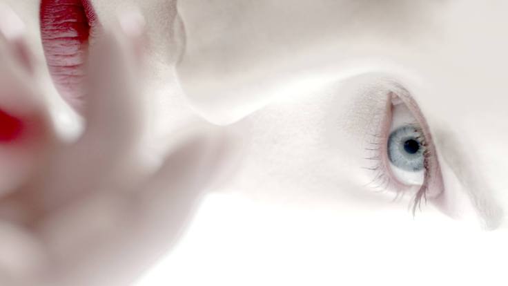 Izes - kadr z teledysku 