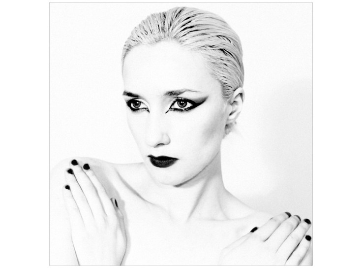 Sally Dige - zdjęcie z wkładki do płyty 7